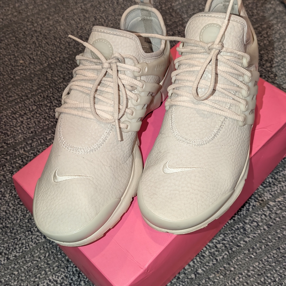 Nike Women's Cream Sneakers - Picture 2 of 10